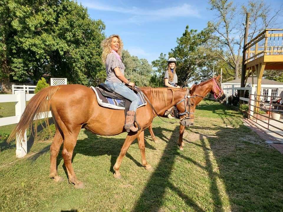 Trail Rides Kansas City SaddleCreek Stables & Vineyard